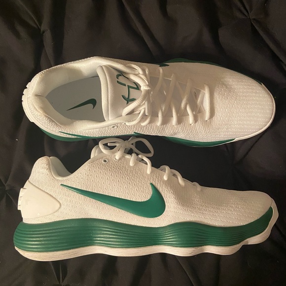 mens nike shoes size 14